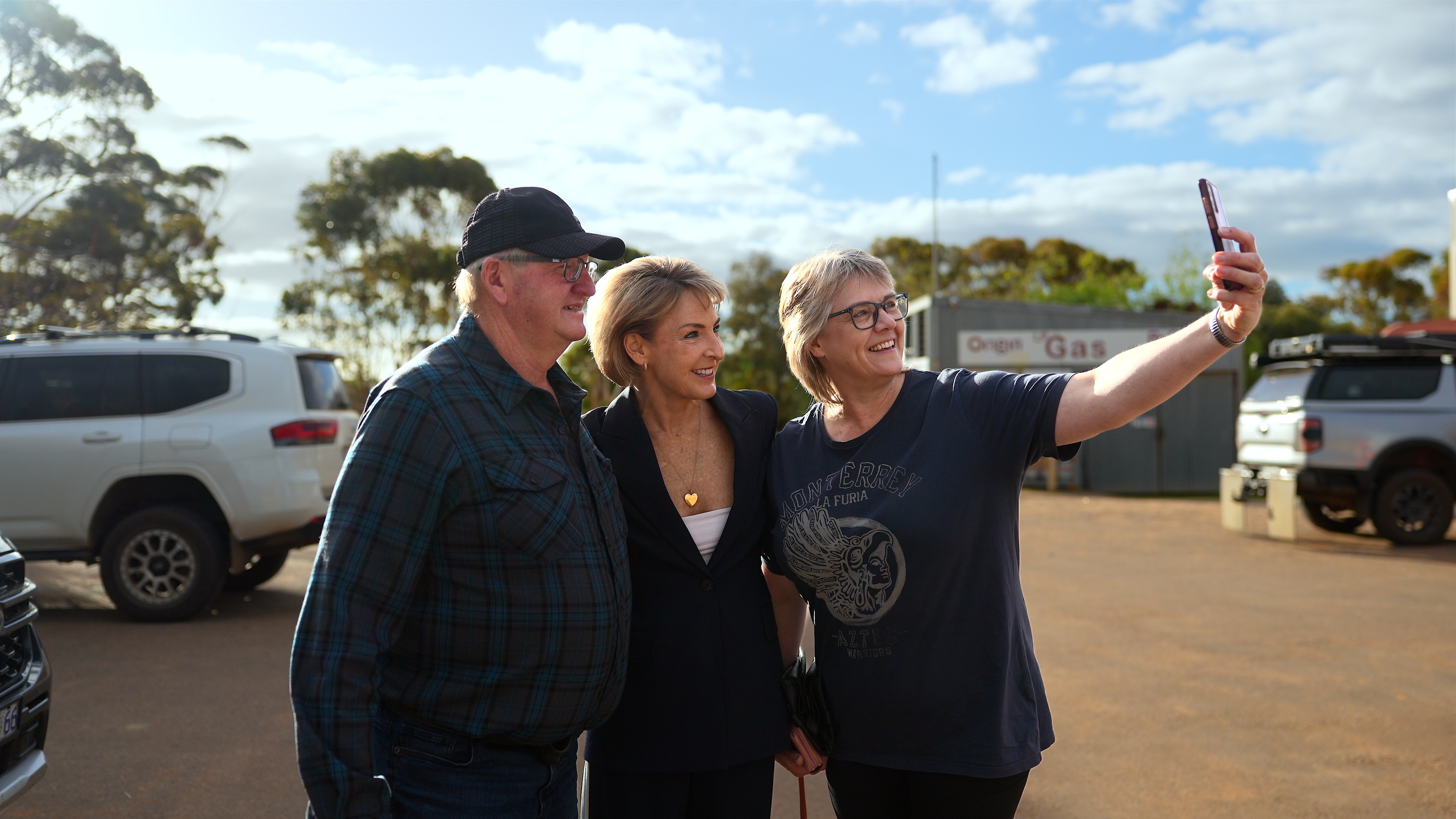 Senator Michaelia Cash meeting locals in Western Australia